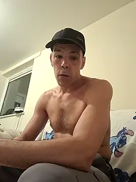 hulllad40 online show from March 4, 8:16 pm