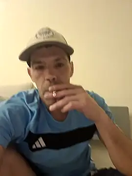 hulllad40 online show from March 7, 8:50 pm