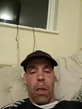 hulllad40 online show from March 9, 1:54 am