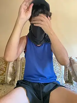 marouaN197 online show from March 31, 4:20 pm