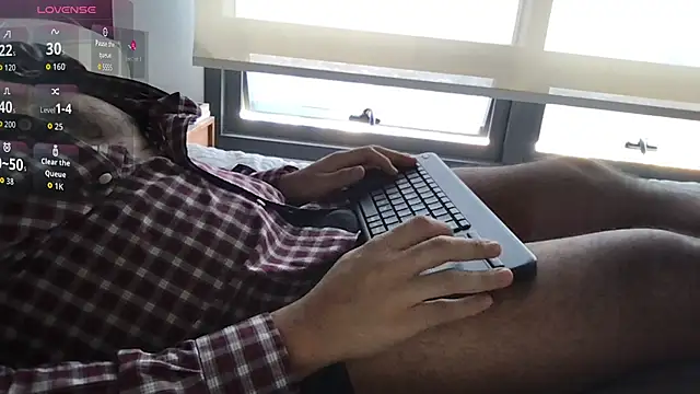 PeekABooPeak online show from March 10, 8:37 pm