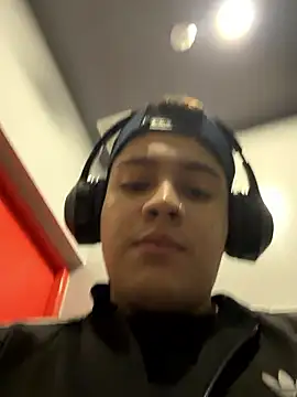 OliverTabordaa online show from April 24, 8:11 pm