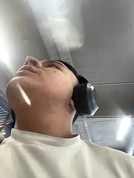 OliverTabordaa online show from April 22, 8:02 pm