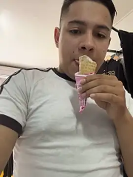 OliverTabordaa online show from April 23, 6:10 pm