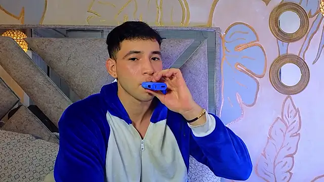 Tinocrow online show from March 18, 1:52 am