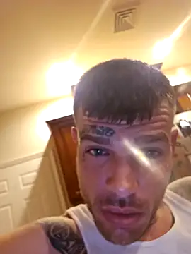 CrystalNBubba online show from March 5, 4:31 am