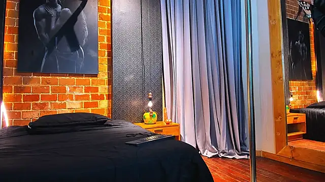 Sienna Dark online show from March 16, 11:25 am