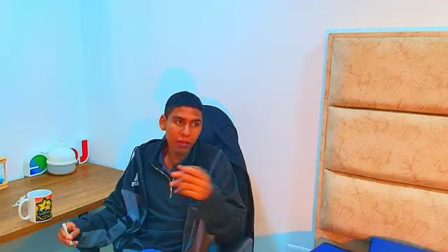 darkknight xx online show from March 8, 8:24 pm