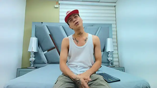 HENRY GREEN2 online show from April 22, 7:29 pm