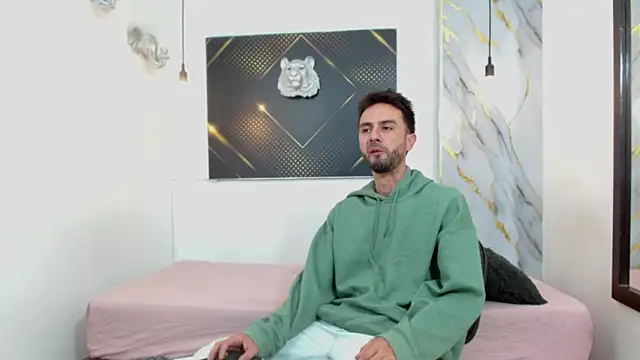 KingOfTemptation online show from April 23, 3:55 am