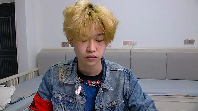 Chili-001 online show from March 9, 10:20 am