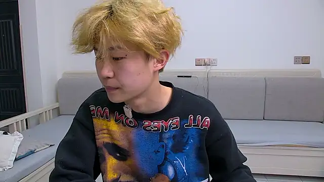 Chili-001 online show from March 11, 10:22 am