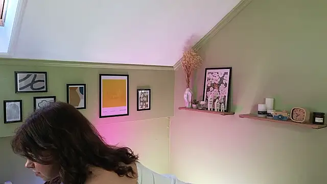 Blush Kira online show from March 13, 8:11 am