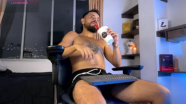 Mateobaer  online show from April 16, 11:29 pm