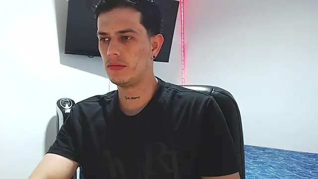 JUAN CAMILOXXX online show from March 19, 4:15 am