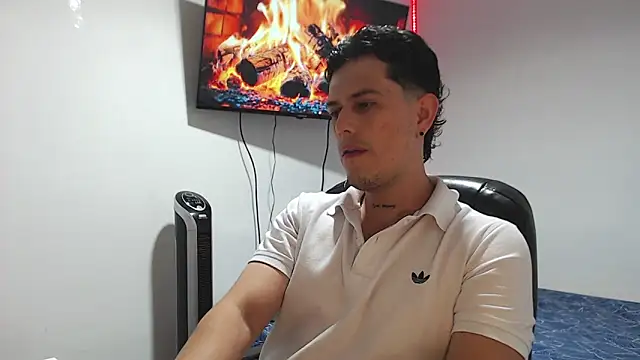 JUAN CAMILOXXX online show from April 15, 4:34 am