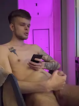 gentle-mikey online show from April 18, 7:40 pm