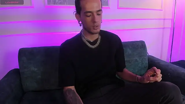 Skinny Mac online show from June 4, 5:52 pm