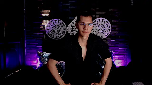 MilanDavid1 online show from March 20, 5:50 pm