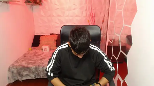 Kei 23 online show from April 17, 12:35 am