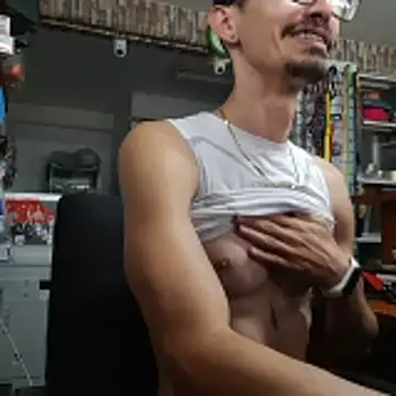 jhosuamoore online show from April 18, 7:58 pm