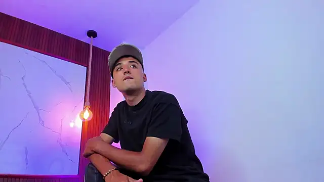 Hadrian Torres online show from March 12, 3:09 pm