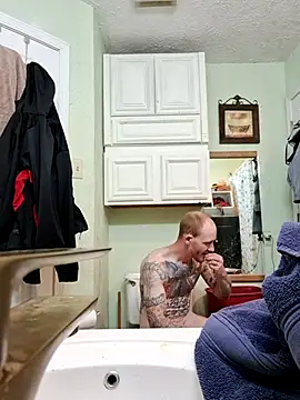 redandjuicy online show from April 19, 2:55 am