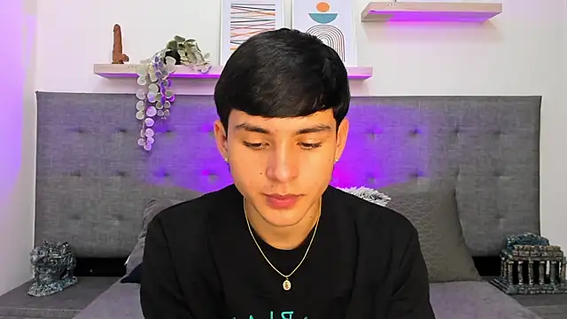 Andrew restrepoo online show from April 23, 3:36 pm