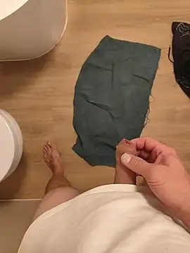 Essie deLona online show from August 5, 7:57 am
