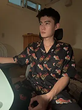 CalvinHY online show from June 25, 3:20 am
