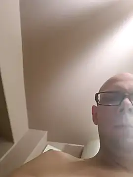 tomeksex1x online show from January 18, 8:00 pm