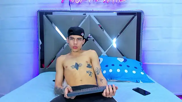 TommyBisex online show from March 24, 6:18 am