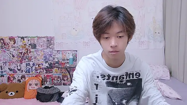 buding-001 online show from April 23, 11:48 am