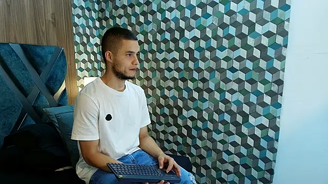 Joaho Fernandez online show from May 25, 9:32 pm