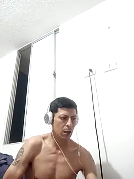 miguellccadena online show from April 3, 5:04 am