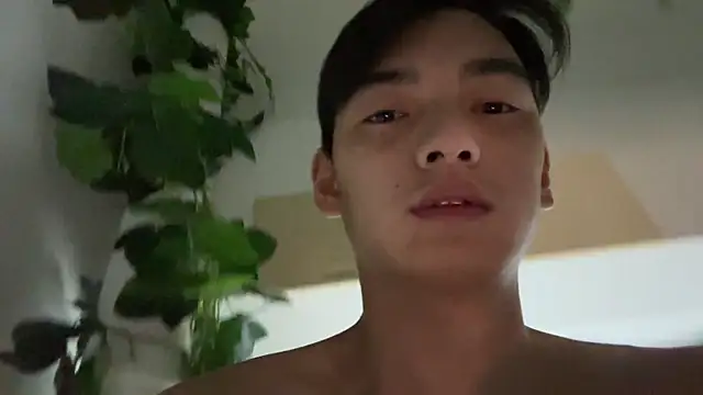 XHR2 online show from April 11, 6:11 pm