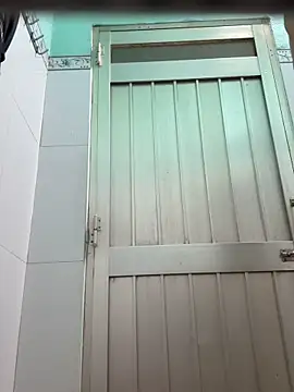 quochuy0123 online show from April 13, 8:59 am