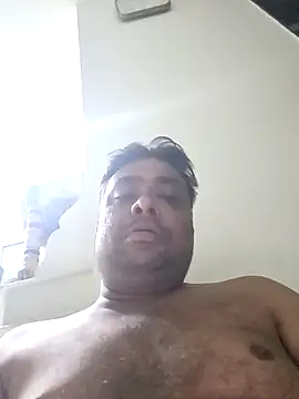 Meninmumbai online show from April 17, 7:05 pm