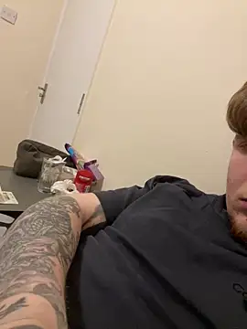 Bigdic321453 online show from April 3, 9:11 pm