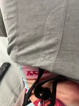 Pussymuncher822 online show from April 9, 6:25 pm