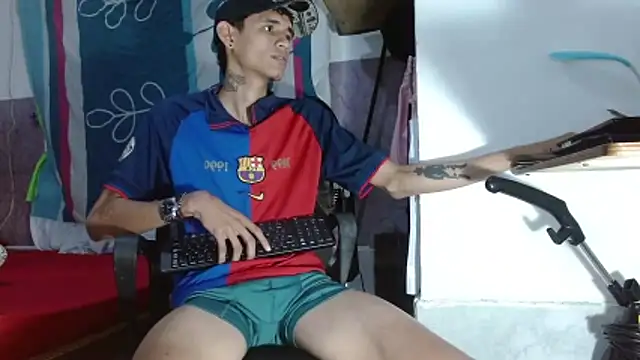 Brook 1707 online show from April 16, 11:07 pm