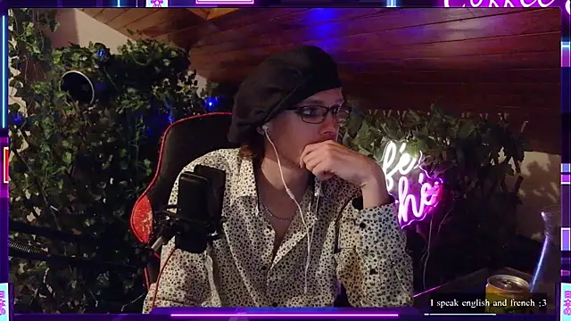 SkinnyAlex1312 online show from April 22, 7:18 pm