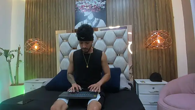 denis winslow online show from April 21, 7:20 pm