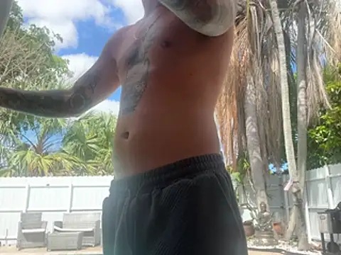 youngwildfreee online show from April 13, 3:12 pm