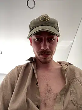 HotMenPortuguese online show from April 10, 1:40 pm