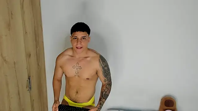 DrakeSmith  online show from April 17, 10:56 pm