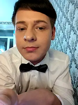 Davidboy18cm online show from April 19, 6:43 pm