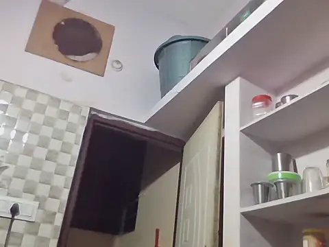 itsmemadhu2019 online show from April 12, 10:43 pm