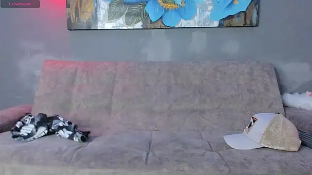 LeoVargasHot online show from April 12, 9:27 pm