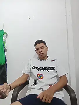 curious straight guy online show from April 17, 6:10 pm